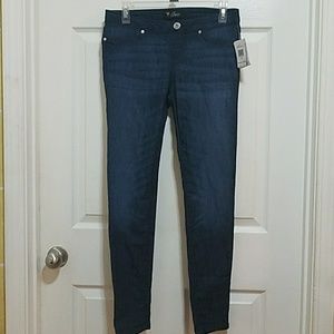 Guess denim jegging/stretchy skinny jean